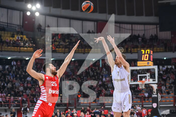 09/03/2023 - 7 NIELS GIFFEY of FC Bayern Munich during the Euroleague, Round 28, match between Olympiacos Piraeus and FC Bayern Munich at Peace and Friendship Stadium on March 9, 2023, in Athens, Greece. - OLYMPIACOS PIRAEUS VS FC BAYERN MUNICH - EUROLEAGUE - BASKET