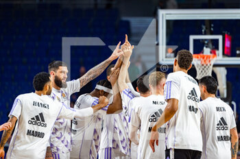 16/03/2023 - Vincent Poirier (Real Madrid) and Real Madrid team before the basketball match between Real Madrid and EA7 Emporio Armani Olimpia Milano valid for the matchday 29 of the Euroleague played at Wizink Center in Madrid on Thursday 16 March 2023 - REAL MADRID VS EA7 EMPORIO ARMANI MILANO - EUROLEAGUE - BASKET