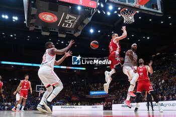 2023-11-09 - Brandon Davies (Valencia Basket) & Jared Harper (Valencia Basket) - EA7 EMPORIO ARMANI MILANO VS VALENCIA BASKET - EUROLEAGUE - BASKETBALL