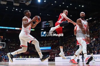 2023-11-09 - Damien Inglis (Valencia Basket) & Nicolo Melli (EA7 Emporio Armani Olimpia Milano) - EA7 EMPORIO ARMANI MILANO VS VALENCIA BASKET - EUROLEAGUE - BASKETBALL