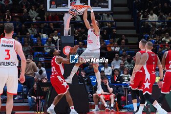 2023-11-09 - Josep Puerto (Valencia Basket) & Kyle Hines (EA7 Emporio Armani Olimpia Milano) - EA7 EMPORIO ARMANI MILANO VS VALENCIA BASKET - EUROLEAGUE - BASKETBALL