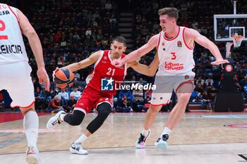 2023-11-09 - Diego Flaccadori (EA7 Emporio Armani Olimpia Milano) & Nathan Reuvers (Valencia Basket) - EA7 EMPORIO ARMANI MILANO VS VALENCIA BASKET - EUROLEAGUE - BASKETBALL
