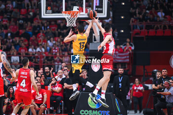 2023-10-13 - 13 Tomas Satoransky of FC Barcelona competing with 16 Kostas Papanikolaou of Olympiacos Piraeus during the Euroleague, Round 2, match between Olympiacos Piraeus and FC Barcelona at Peace & Friendship Stadium on October 13, 2023, in Athens, Greece. - OLYMPIACOS PIRAEUS VS FC BARCELONA - EUROLEAGUE - BASKETBALL