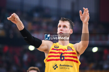 2023-10-13 - 6 Jan Vesely of FC Barcelona during the Euroleague, Round 2, match between Olympiacos Piraeus and FC Barcelona at Peace & Friendship Stadium on October 13, 2023, in Athens, Greece. - OLYMPIACOS PIRAEUS VS FC BARCELONA - EUROLEAGUE - BASKETBALL