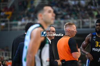 2023-10-20 - Head Coach Oded Kattash of Maccabi Playtika Tel Aviv during the Euroleague, Round 4, match between Panathinaikos Athens and Maccabi Playtika Tel Aviv at Oaka Altion on October 20, 2023, in Athens, Greece. - PANATHINAIKOS ATHENS VS MACCABI PLAYTIKA TEL AVIV - EUROLEAGUE - BASKETBALL