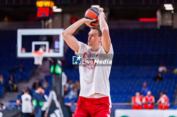 2023-10-19 - Johannes Voigtmann (EA7 Emporio Armani Olimpia Milano) warm up before the basketball game between Real Madrid and EA7 Emporio Armani Olimpia Milano valid for the round 04 of the Euroleague competition played at Wizink Center in Madrid, Spain on Thursday 19 October 2023 - REAL MADRID VS OLIMPIA MILANO - EUROLEAGUE - BASKETBALL