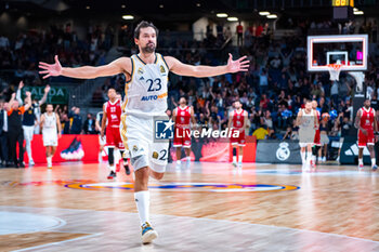 2023-10-19 - Sergio Llull (Real Madrid) celebrate his buzzer beater at the end of the first half of the basketball game between Real Madrid and EA7 Emporio Armani Olimpia Milano valid for the round 04 of the Euroleague competition played at Wizink Center in Madrid, Spain on Thursday 19 October 2023 - REAL MADRID VS OLIMPIA MILANO - EUROLEAGUE - BASKETBALL