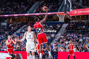 2023-10-19 - Alex Poythress (EA7 Emporio Armani Olimpia Milano) in action during the basketball game between Real Madrid and EA7 Emporio Armani Olimpia Milano valid for the round 04 of the Euroleague competition played at Wizink Center in Madrid, Spain on Thursday 19 October 2023 - REAL MADRID VS OLIMPIA MILANO - EUROLEAGUE - BASKETBALL