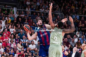 2023-10-20 - Nikola Kalinic of Fc Barcelona in action against Nick Weiler-Babb of FC Bayern Munich during the Turkish Airlines EuroLeague basketball match between FC Barcelona and Bayern Munich on October 20, 2023 at Palau Blaugrana in Barcelona, Spain - BASKETBALL - EUROLEAGUE - FC BARCELONA V BAYERN MUNICH - EUROLEAGUE - BASKETBALL