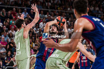 2023-10-20 - Nikola Kalinic of Fc Barcelona and Leandro Bolmaro of FC Bayern Munich during the Turkish Airlines EuroLeague basketball match between FC Barcelona and Bayern Munich on October 20, 2023 at Palau Blaugrana in Barcelona, Spain - BASKETBALL - EUROLEAGUE - FC BARCELONA V BAYERN MUNICH - EUROLEAGUE - BASKETBALL