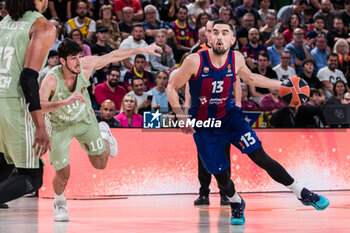 2023-10-20 - Tomas Satoransky of Fc Barcelona in action against Leandro Bolmaro of FC Bayern Munich during the Turkish Airlines EuroLeague basketball match between FC Barcelona and Bayern Munich on October 20, 2023 at Palau Blaugrana in Barcelona, Spain - BASKETBALL - EUROLEAGUE - FC BARCELONA V BAYERN MUNICH - EUROLEAGUE - BASKETBALL