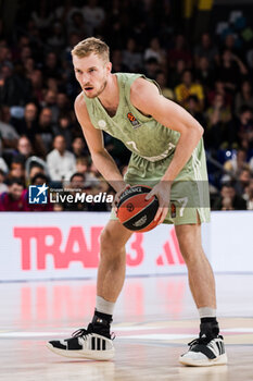 2023-10-20 - Niels Giffey of FC Bayern Munich during the Turkish Airlines EuroLeague basketball match between FC Barcelona and Bayern Munich on October 20, 2023 at Palau Blaugrana in Barcelona, Spain - BASKETBALL - EUROLEAGUE - FC BARCELONA V BAYERN MUNICH - EUROLEAGUE - BASKETBALL