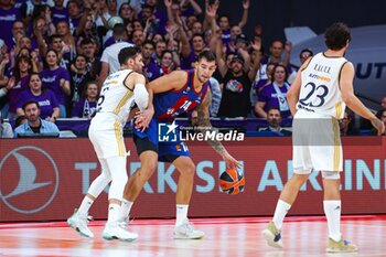 2023-10-26 - 26th October 2023; Wizink Center; Madrid; Spain; Turkish Airlines Euroleague Basketball; Real Madrid vs FC Barcelona; Willy Hernangomez (Barca) and Rudy Fernandez (Real Madrid) EUROLEAGUE Real Madrid - FC Barcelona 900/Cordon Press - EUROLEAGUE BASKETBALL: REAL MADRID VS FC BARCELONA - EUROLEAGUE - BASKETBALL
