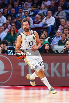 2023-10-26 - 26th October 2023; Wizink Center; Madrid; Spain; Turkish Airlines Euroleague Basketball; Real Madrid vs FC Barcelona; Sergio Llull (Real Madrid) EUROLEAGUE Real Madrid - FC Barcelona 900/Cordon Press - EUROLEAGUE BASKETBALL: REAL MADRID VS FC BARCELONA - EUROLEAGUE - BASKETBALL