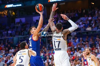 2023-10-26 - 26th October 2023; Wizink Center; Madrid; Spain; Turkish Airlines Euroleague Basketball; Real Madrid vs FC Barcelona; Willy Hernangomez (Barca) and Vincent Poirier (Real Madrid) EUROLEAGUE Real Madrid - FC Barcelona 900/Cordon Press - EUROLEAGUE BASKETBALL: REAL MADRID VS FC BARCELONA - EUROLEAGUE - BASKETBALL