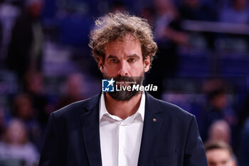 2023-10-26 - Roger Grimau, head coach of FC Barcelona during the Turkish Airlines EuroLeague basketball match between Real Madrid and FC Barcelona on October 26, 2023 at Wizink Center in Madrid, Spain - BASKETBALL - EUROLEAGUE - REAL MADRID V FC BARCELONA - EUROLEAGUE - BASKETBALL