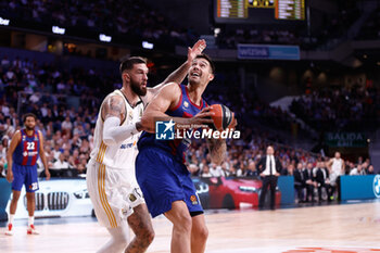 2023-10-26 - Willy Hernangomez of FC Barcelona and Vincent Poirier of Real Madrid during the Turkish Airlines EuroLeague basketball match between Real Madrid and FC Barcelona on October 26, 2023 at Wizink Center in Madrid, Spain - BASKETBALL - EUROLEAGUE - REAL MADRID V FC BARCELONA - EUROLEAGUE - BASKETBALL