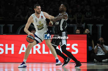 2023-11-23 - Georgios Papagiannis (Fenerbahce Beko Istanbul) (L) in action thwarted by Devontae Cacok (Segafredo Virtus Bologna) during the Euroleague basketball championship match Segafredo Virtus Bologna Vs. Fenerbahce Beko Istanbul - Bologna, November 23, 2023 at Segafredo Arena - Photo: Michele Nucci - VIRTUS SEGAFREDO BOLOGNA VS FENERBAHCE BEKO ISTANBUL - EUROLEAGUE - BASKETBALL