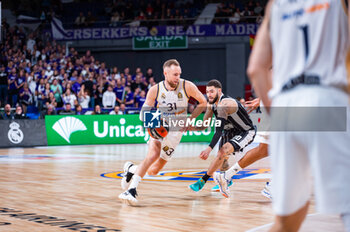 2023-11-09 - Dzanan Musa of Real Madrid seen in action during the Euroleague 2022/23 match between Real Madrid and Virtus Bologna at Wizink Center in Madrid, Spain. - REAL MADRID VS VIRTUS BOLOGNA - EUROLEAGUE - BASKETBALL