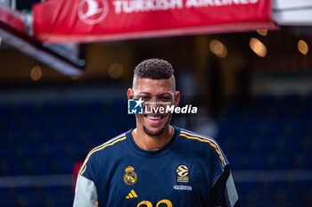2023-11-09 - Edy Tavares of Real Madrid seen warm up before the Euroleague 2022/23 match between Real Madrid and Virtus Bologna at Wizink Center in Madrid, Spain. - REAL MADRID VS VIRTUS BOLOGNA - EUROLEAGUE - BASKETBALL