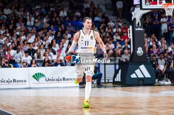 2023-11-09 - Mario Hezonja of Real Madrid seen in action during the Euroleague 2022/23 match between Real Madrid and Virtus Bologna at Wizink Center in Madrid, Spain. - REAL MADRID VS VIRTUS BOLOGNA - EUROLEAGUE - BASKETBALL
