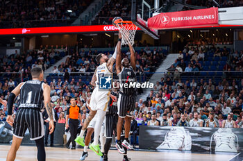 2023-11-09 - Vincent Poirier of Real Madrid (L) and Bryant Dunston of Virtus Bologna (R) seen in action during the Euroleague 2022/23 match between Real Madrid and Virtus Bologna at Wizink Center in Madrid, Spain. - REAL MADRID VS VIRTUS BOLOGNA - EUROLEAGUE - BASKETBALL