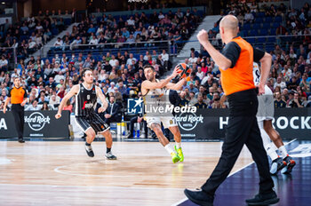 2023-11-09 - Alessandro Pajola of Virtus Bologna (L) and Facundo Campazzo of Real Madrid (R) seen in action during the Euroleague 2022/23 match between Real Madrid and Virtus Bologna at Wizink Center in Madrid, Spain. - REAL MADRID VS VIRTUS BOLOGNA - EUROLEAGUE - BASKETBALL
