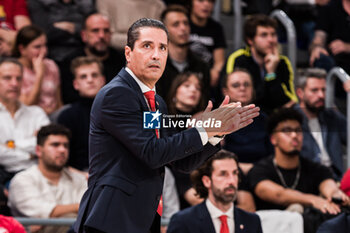 2023-11-10 - Ioannis Sfairopoulos, Head coach of Crvena Zvezda during the Turkish Airlines EuroLeague basketball match between FC Barcelona and KK Crvena Zvezda on November 10, 2023 at Palau Blaugrana in Barcelona, Spain - BASKETBALL - EUROLEAGUE - FC BARCELONA V CRVENA ZVEZDA - EUROLEAGUE - BASKETBALL
