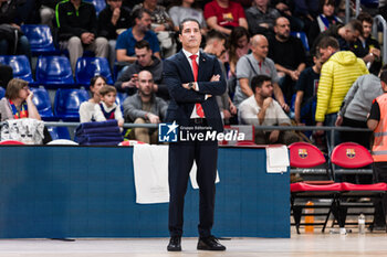 2023-11-10 - Ioannis Sfairopoulos, Head coach of Crvena Zvezda during the Turkish Airlines EuroLeague basketball match between FC Barcelona and KK Crvena Zvezda on November 10, 2023 at Palau Blaugrana in Barcelona, Spain - BASKETBALL - EUROLEAGUE - FC BARCELONA V CRVENA ZVEZDA - EUROLEAGUE - BASKETBALL