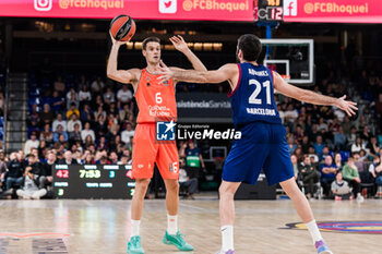 2023-11-17 - Xabi Lopez-Arostegui of Valencia Basket during the Turkish Airlines EuroLeague basketball match between FC Barcelona and Valencia Basket on November 18, 2023 at Palau Blaugrana in Barcelona, Spain - BASKETBALL - EUROLEAGUE - FC BARCELONA V VALENCIA - EUROLEAGUE - BASKETBALL