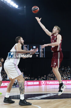 2023-11-23 - Niels GIFFEY of Bayern Munich and Joffrey LAUVERGNE of Lyon during the Turkish Airlines EuroLeague basketball match between LDLC Asvel and Bayern Munich on November 23, 2023 at LDLC Arena in Décines-Charpieu near Lyon, France - BASKETBALL - EUROLEAGUE - ASVEL V BAYERN MUNICH - EUROLEAGUE - BASKETBALL