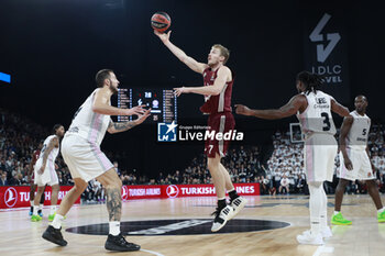 2023-11-23 - Niels GIFFEY of Bayern Munich and Joffrey LAUVERGNE of Lyon and Paris LEE of Lyon and Charles KAHUDI of Lyon during the Turkish Airlines EuroLeague basketball match between LDLC Asvel and Bayern Munich on November 23, 2023 at LDLC Arena in Décines-Charpieu near Lyon, France - BASKETBALL - EUROLEAGUE - ASVEL V BAYERN MUNICH - EUROLEAGUE - BASKETBALL