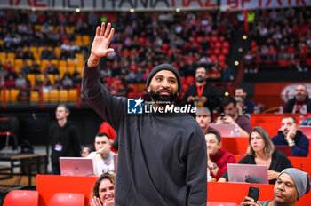 2023-12-05 - Acie Law, American former professional basketball player during the Euroleague, Round 12, match between Olympiacos Piraeus and Real Madrid at Peace and Friendship stadium on December 5, 2023, in Piraeus, Greece. - OLYMPIACOS PIRAEUS VS REAL MADRID - EUROLEAGUE - BASKETBALL