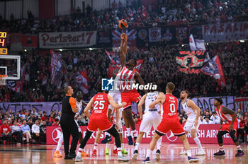 2023-12-05 - 22 Walter Tavares of Real Madrid competing with 10 Moustapha Fall of Olympiacos Piraeus during the Euroleague, Round 12, match between Olympiacos Piraeus and Real Madrid at Peace and Friendship stadium on December 5, 2023, in Piraeus, Greece. - OLYMPIACOS PIRAEUS VS REAL MADRID - EUROLEAGUE - BASKETBALL