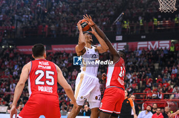 2023-12-05 - 22 Walter Tavares of Real Madrid during the Euroleague, Round 12, match between Olympiacos Piraeus and Real Madrid at Peace and Friendship stadium on December 5, 2023, in Piraeus, Greece. - OLYMPIACOS PIRAEUS VS REAL MADRID - EUROLEAGUE - BASKETBALL