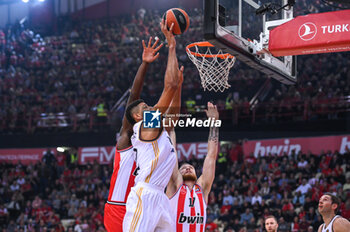 2023-12-05 - 22 Walter Tavares of Real Madrid during the Euroleague, Round 12, match between Olympiacos Piraeus and Real Madrid at Peace and Friendship stadium on December 5, 2023, in Piraeus, Greece. - OLYMPIACOS PIRAEUS VS REAL MADRID - EUROLEAGUE - BASKETBALL