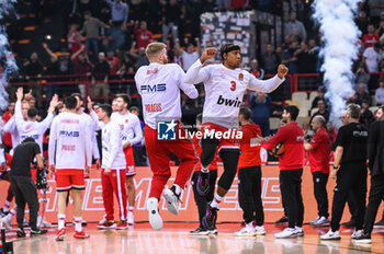 2023-12-08 - 3 Isaiah Canaan and 0 Thomas Walkup of Olympiacos Piraeus before the Euroleague, Round 13, match between Olympiacos Piraeus and FC Bayern Munich at Peace and Friendship stadium on December 8, 2023, in Piraeus, Greece. - OLYMPIACOS PIRAEUS VS FC BAYERN MUNICH - EUROLEAGUE - BASKETBALL