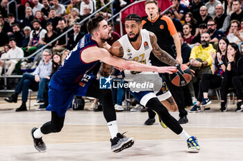 2023-12-08 - Tyler Dorsey of Fenerbahce Beko Istanbul in action against Tomas Satoransky of Fc Barcelona during the Turkish Airlines EuroLeague basketball match between FC Barcelona and Fenerbahce Beko Istanbul on December 8, 2023 at Palau Blaugrana in Barcelona, Spain - BASKETBALL - EUROLEAGUE - FC BARCELONA V FENERBAHCE - EUROLEAGUE - BASKETBALL