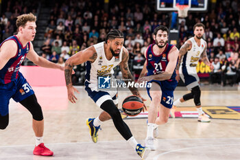 2023-12-08 - Tyler Dorsey of Fenerbahce during the Turkish Airlines EuroLeague basketball match between FC Barcelona and Fenerbahce Beko Istanbul on December 8, 2023 at Palau Blaugrana in Barcelona, Spain - BASKETBALL - EUROLEAGUE - FC BARCELONA V FENERBAHCE - EUROLEAGUE - BASKETBALL