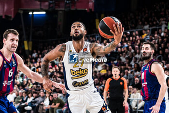 2023-12-08 - Tyler Dorsey of Fenerbahce during the Turkish Airlines EuroLeague basketball match between FC Barcelona and Fenerbahce Beko Istanbul on December 8, 2023 at Palau Blaugrana in Barcelona, Spain - BASKETBALL - EUROLEAGUE - FC BARCELONA V FENERBAHCE - EUROLEAGUE - BASKETBALL