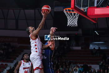 2023-12-13 - James Young #1 of Itelyum Varese (L) seen in action with Luuk Van Bree #13 of ZZ Leiden (R) during FIBA Europe Cup 2023/24 Second Round Group N game between Itelyum Varese and ZZ Leiden at Itelyum Arena, Varese, Italy on December 13, 2023 - ITELYUM VARESE VS ZZ LEIDEN - FIBA EUROPE CUP - BASKETBALL