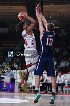 2023-12-13 - Vinnie Shahid #0 of Itelyum Varese (L) competes for the ball against Luuk Van Bree #13 of ZZ Leiden (R) during FIBA Europe Cup 2023/24 Second Round Group N game between Itelyum Varese and ZZ Leiden at Itelyum Arena, Varese, Italy on December 13, 2023 - ITELYUM VARESE VS ZZ LEIDEN - FIBA EUROPE CUP - BASKETBALL