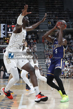 2023-06-04 - Lahaou KONATE of Metropolitans and Youssoupha FALL of Lyon during the French championship, Betclic Elite Basketball match, Playoffs Match 4 between LDLC Asvel and Metropolitans 92 (Boulogne - Levallois) on June 4, 2023 at Astroballe in Villeurbane, France - BASKETBALL - FRENCH CHAMP - ASVEL V METROPOLITANS - FRENCH PRO A - BASKETBALL
