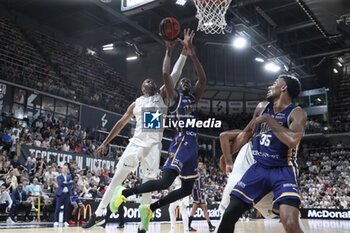 2023-06-04 - Lahaou KONATE of Metropolitans and Alex TYUS of Lyon and Armel TRAORE of Metropolitans during the French championship, Betclic Elite Basketball match, Playoffs Match 4 between LDLC Asvel and Metropolitans 92 (Boulogne - Levallois) on June 4, 2023 at Astroballe in Villeurbane, France - BASKETBALL - FRENCH CHAMP - ASVEL V METROPOLITANS - FRENCH PRO A - BASKETBALL