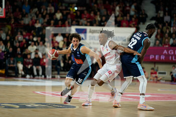 15/01/2023 - Uglietti try to find the way to the ring against Johnson  - OPENJOBMETIS VARESE VS GEVI NAPOLI BASKET - SERIE A - BASKET