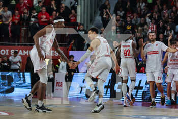 2023-01-28 - Colbey Ross #4 of Pallacanestro Varese OpenJobMetis celebrates with Tariq Owens #41 of Pallacanestro Varese OpenJobMetis during LBA Lega Basket A 2022/23 Regular Season game between Pallacanestro Varese OpenJobMetis and Germani Brescia at Palasport Lino Oldrini, Varese, Italy on January 28, 2023 - OPENJOBMETIS VARESE VS GERMANI BRESCIA - ITALIAN SERIE A - BASKETBALL
