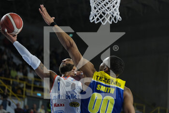 2023-02-04 - Adrian Banks - NutriBullet Treviso take the rebound  - TEZENIS VERONA VS NUTRIBULLET TREVISO BASKET - ITALIAN SERIE A - BASKETBALL