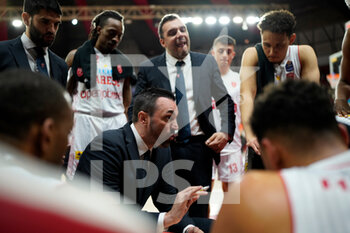 2023-03-26 - Brase Matt during the time out - OPENJOBMETIS VARESE VS TEZENIS VERONA - ITALIAN SERIE A - BASKETBALL