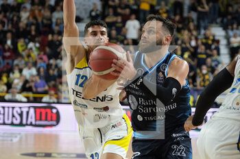 2023-04-02 - Stefano Gentile - Dinamo Sassari Basket opposed by Giordano Bortolani - Tezenis Verona  - TEZENIS VERONA VS BANCO DI SARDEGNA SASSARI - ITALIAN SERIE A - BASKETBALL