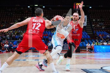 2023-04-19 - Joe Young (GeVi Napoli Basket) thwarted by aq2  - EA7 EMPORIO ARMANI MILANO VS GEVI NAPOLI BASKET - ITALIAN SERIE A - BASKETBALL